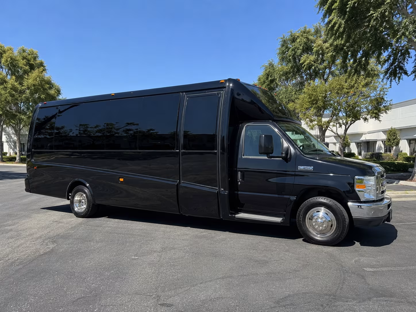 gresham corporate retreat shuttle bus rentals